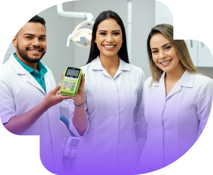 Dentistas segurando maquininha da capim